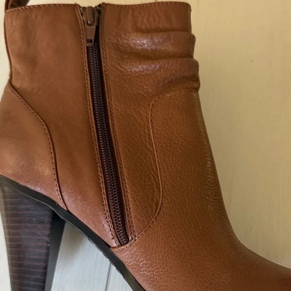 Sofft Brown Heeled Boots Size 8 - Picture 6 of 10